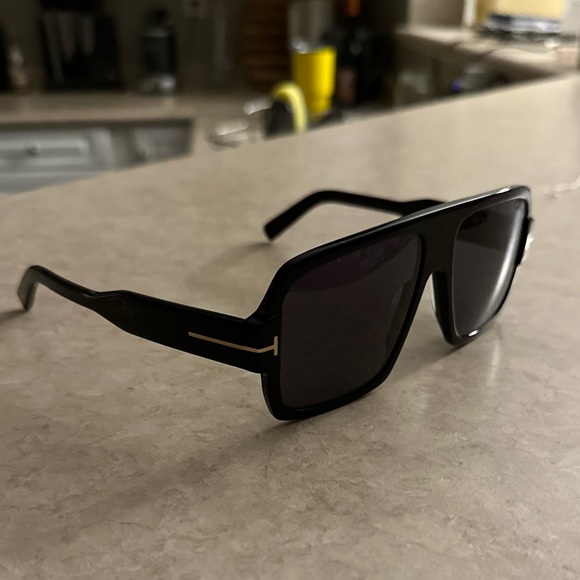 Tom Ford Camden sunglasses like new - Picture 2 of 6